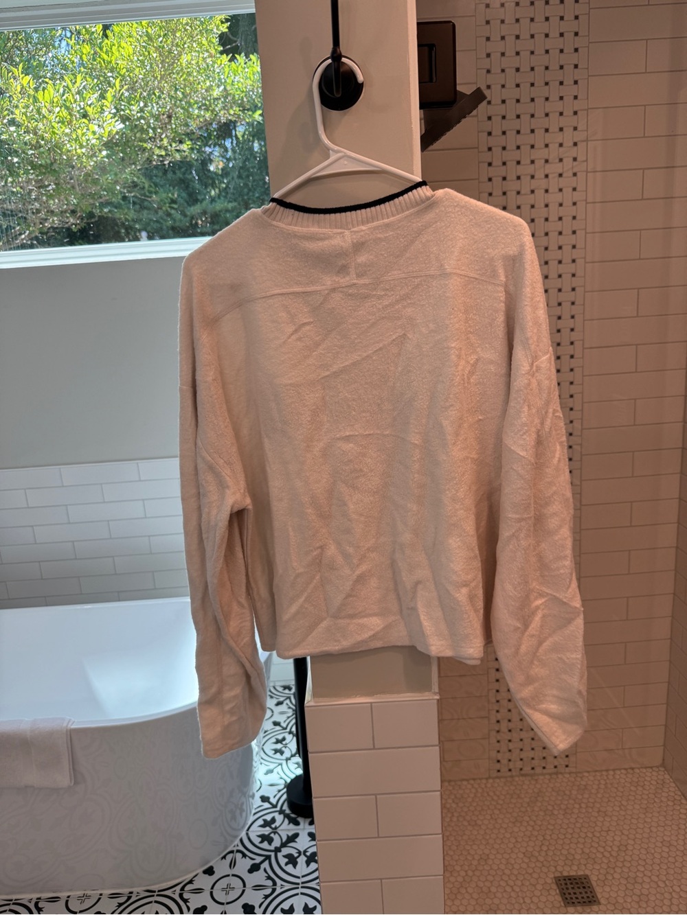 Splendid Pullover - Picture 5 of 5